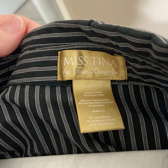 Miss Tina button down - Picture 5 of 5